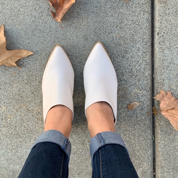 Shoes - Size 5.5 Off White pointy toe stacked block heel